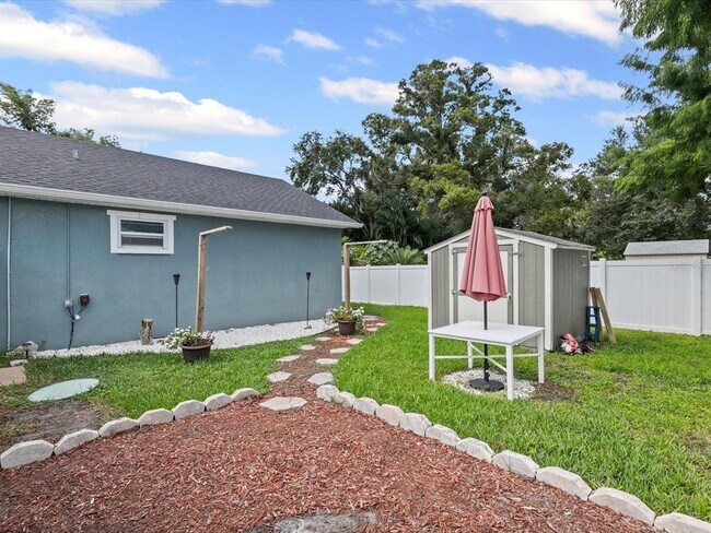 Building Photo - 1238 Vista Way