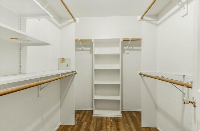 Building Photo - 4849 Carrotwood Dr