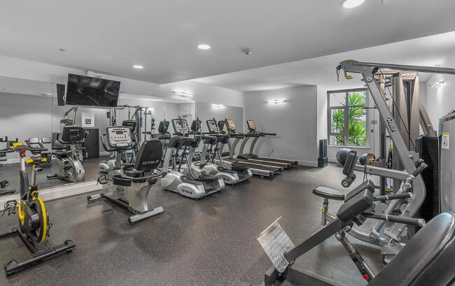 Building Photo - 475 Redwood St