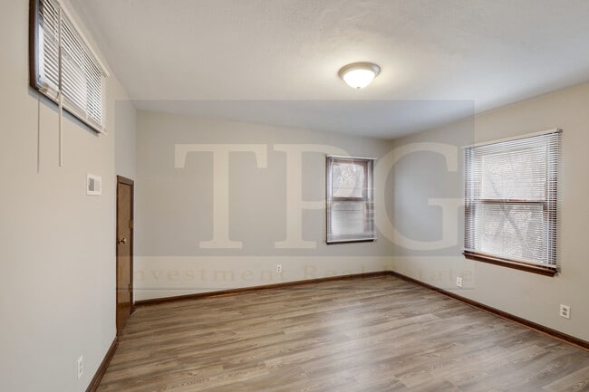 Building Photo - 3407 NE Monterey Ave