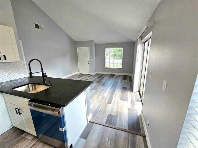 Building Photo - 2668 Megan Ct