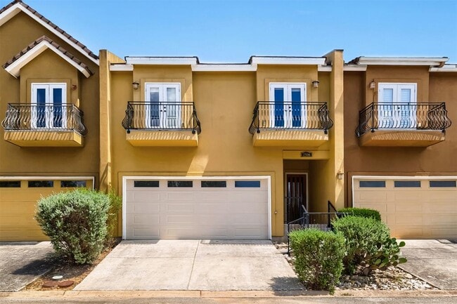 Building Photo - 2506 Camden Park
