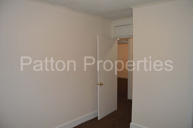 Building Photo - 1401 Kinderway &amp; 4300-4302 Wentworth -...