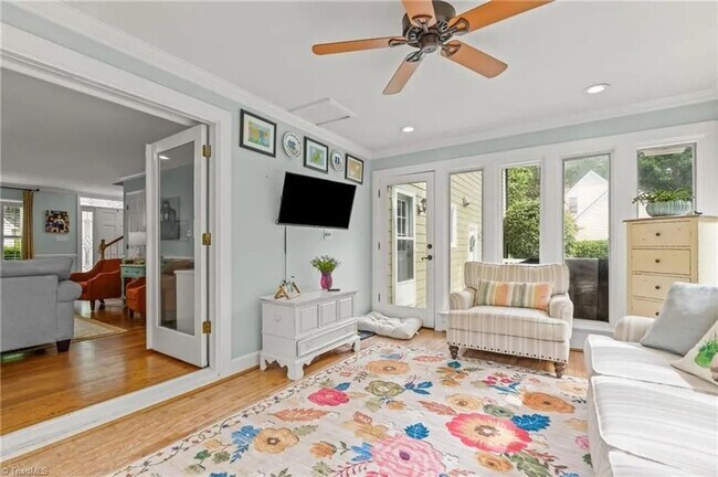 Building Photo - Beautiful Updated Home for Rent in New Irv...