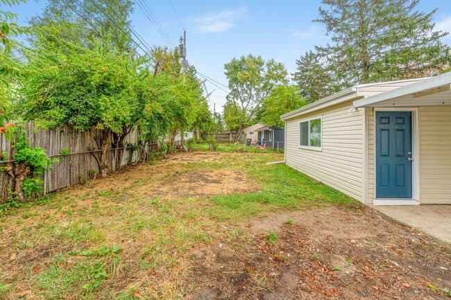 Building Photo - 1758 Marsdale Ave