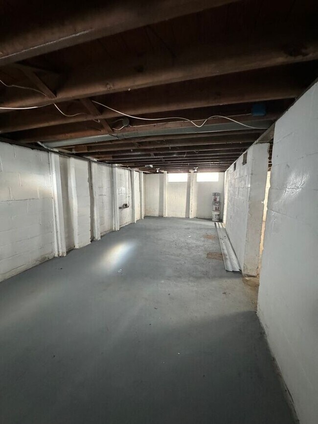 Building Photo - Remodeled 3BR 1BA Home w/ New Appliances • Large Fenced Backyard in Columbus