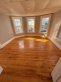 Building Photo - 275 Grafton St