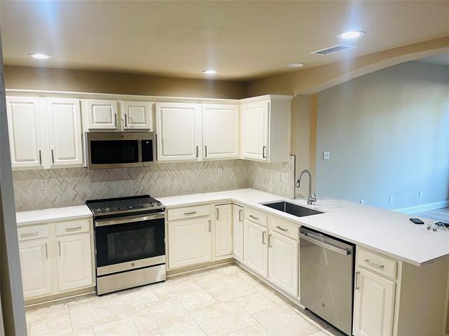 Building Photo - 4820 Holly Berry Dr