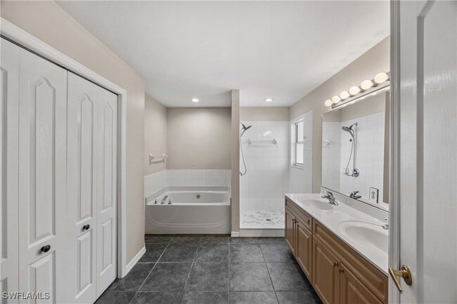 Building Photo - 2225 Heritage Greens Dr