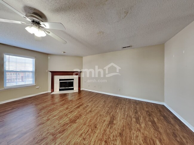 Building Photo - 5622 N Jefferson Dr