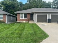 Building Photo - 508/510 N. Cherry St. Cameron, MO 64429