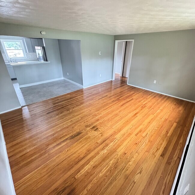 Building Photo - 1275 Quinnipiac Ave