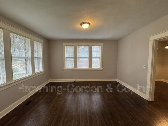 Building Photo - 1806 15th Ave S