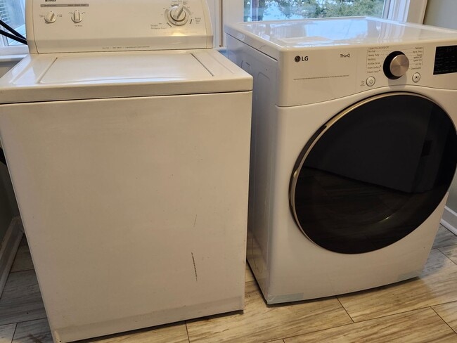 Building Photo - SHORT TERM Single Family 5 BR House in Harrisonburg Available NOW