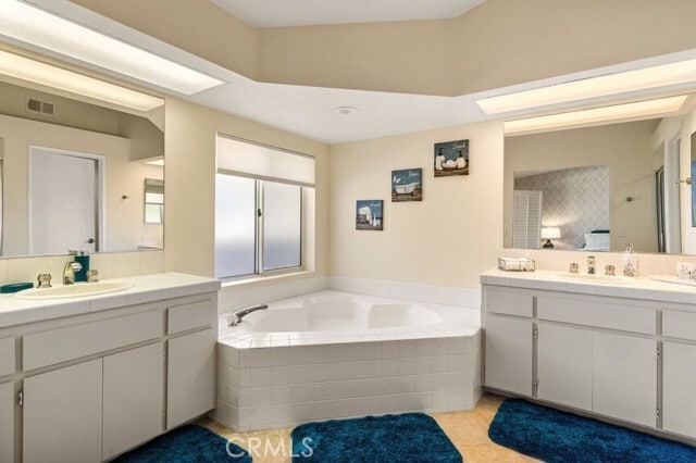 Building Photo - 344 Vista Royale Dr