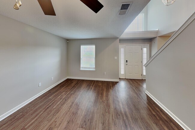 Building Photo - 1071 Red Fern Cir W