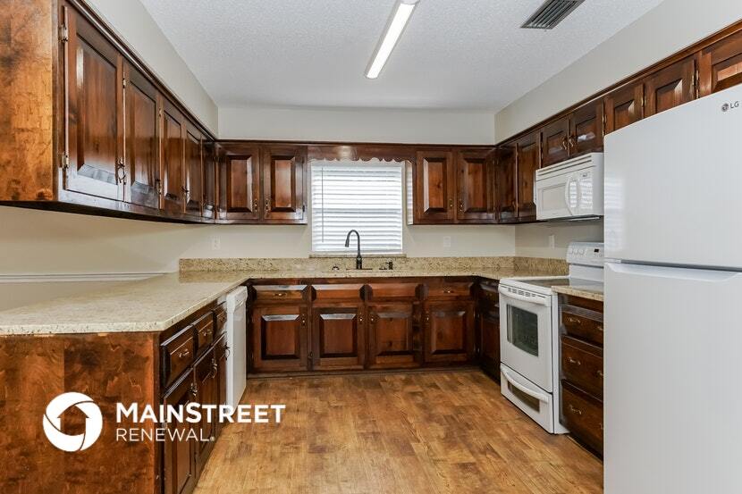 Building Photo - 1325 N Circle Dr