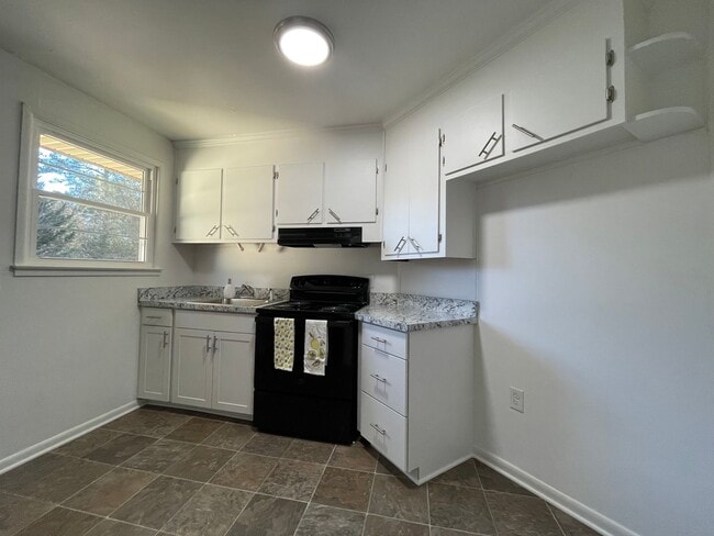 Building Photo - Two bedroom Duplex