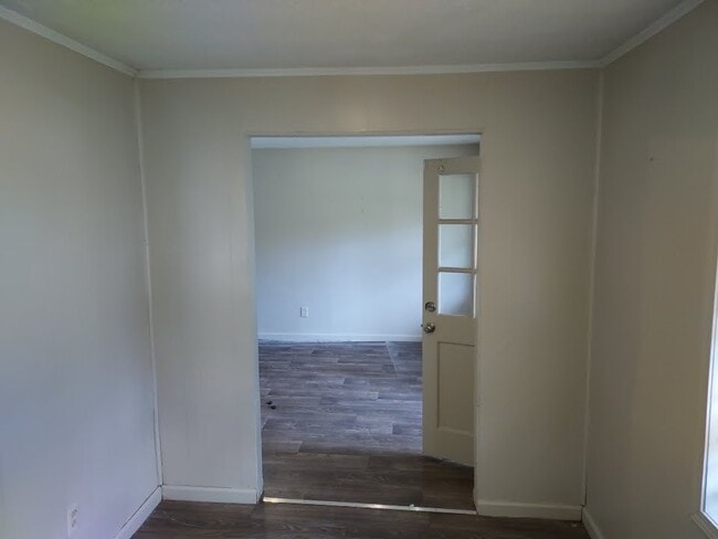 Building Photo - 59 Charmingdale Dr N