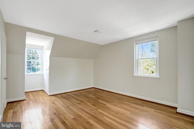 Building Photo - 4606 36th St S