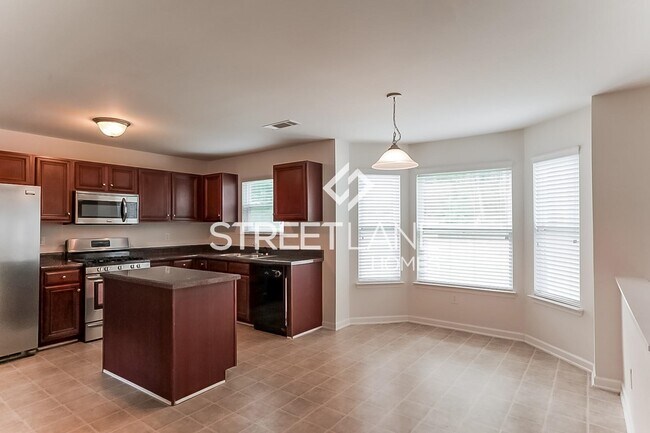 Building Photo - 582 Ironstone Dr