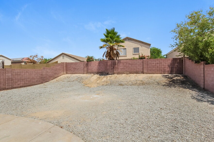 Building Photo - 21874 W Sonora St