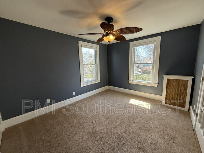 Building Photo - 86 School St