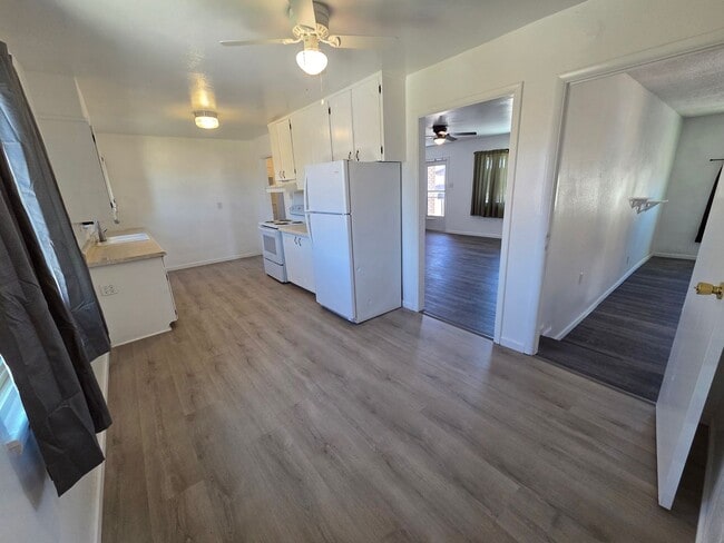 Building Photo - 3 or 4 Bedroom Home For Rent with New Refrigerated Air
