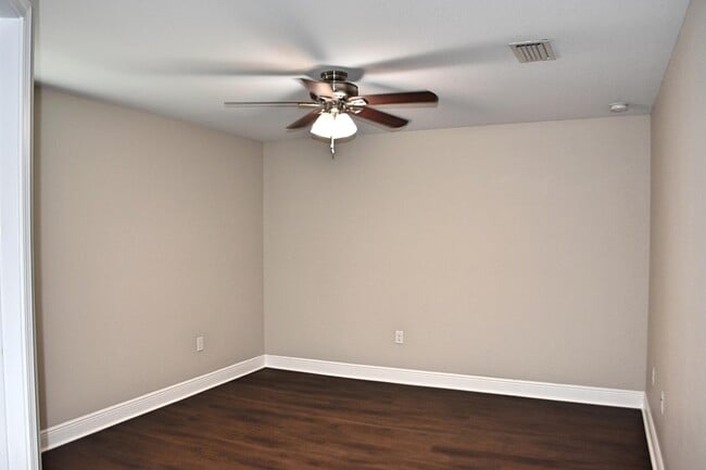Building Photo - 192 Windchime Way