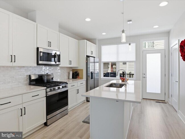 Building Photo - 7356 Blade Dr