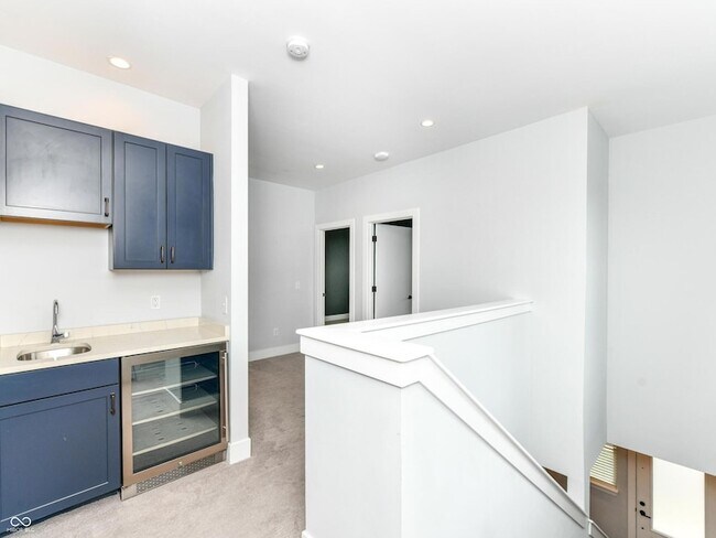 Building Photo - 1704 Rosette Wy