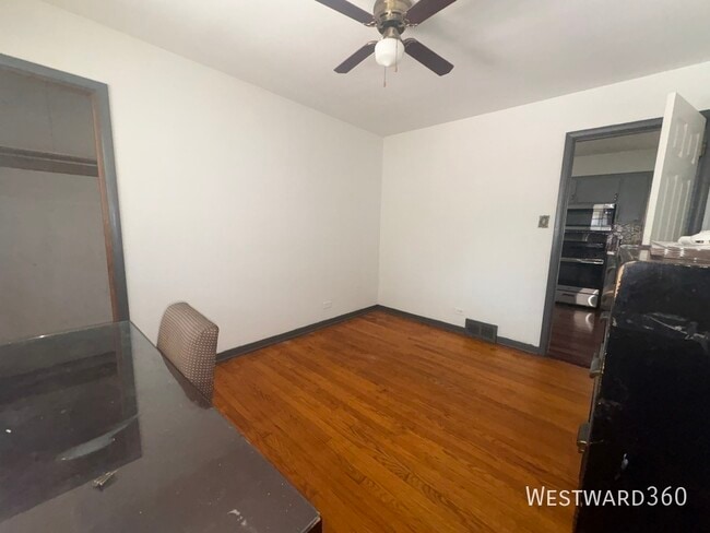 Building Photo - 13820 S Tracy-SFH