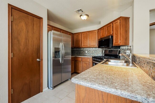 Building Photo - 1401 Nottoway Dr