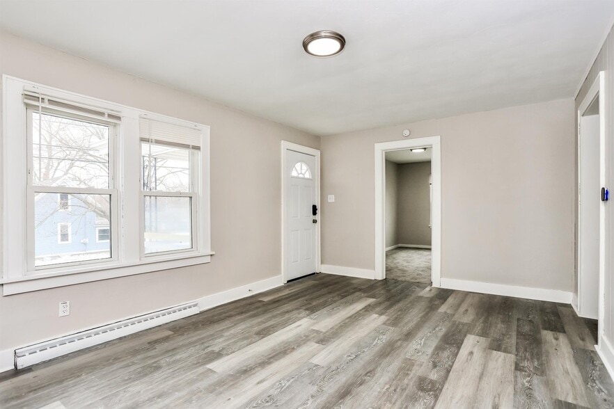 Building Photo - 1201 S 14th St