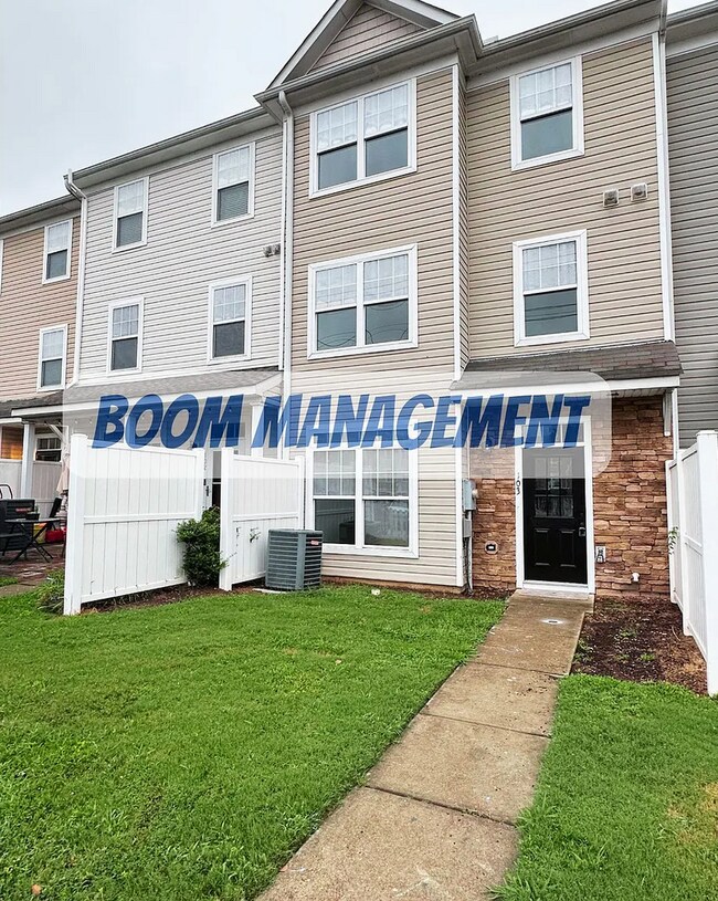 Building Photo - 331 Gilman Ln