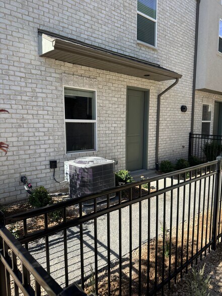 Building Photo - 572 N Buffalo Grass Ln
