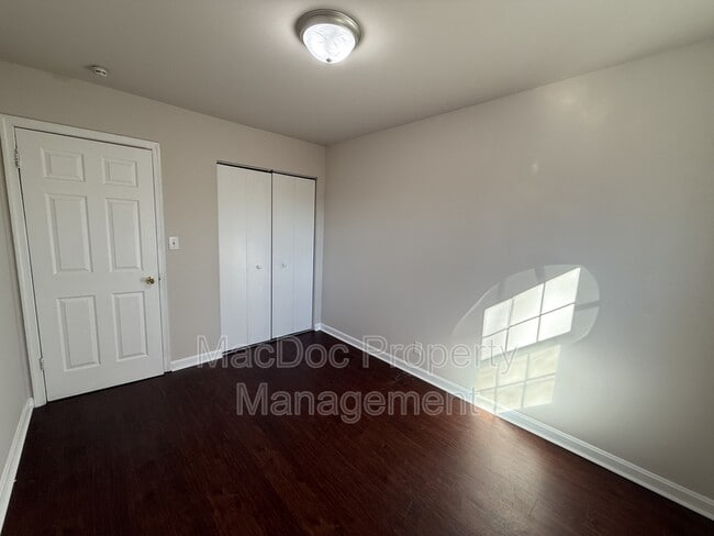 Building Photo - 534 Olde Greenwich Cir