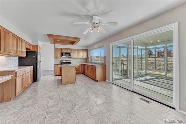 Building Photo - 9858 Venneford Ranch Rd