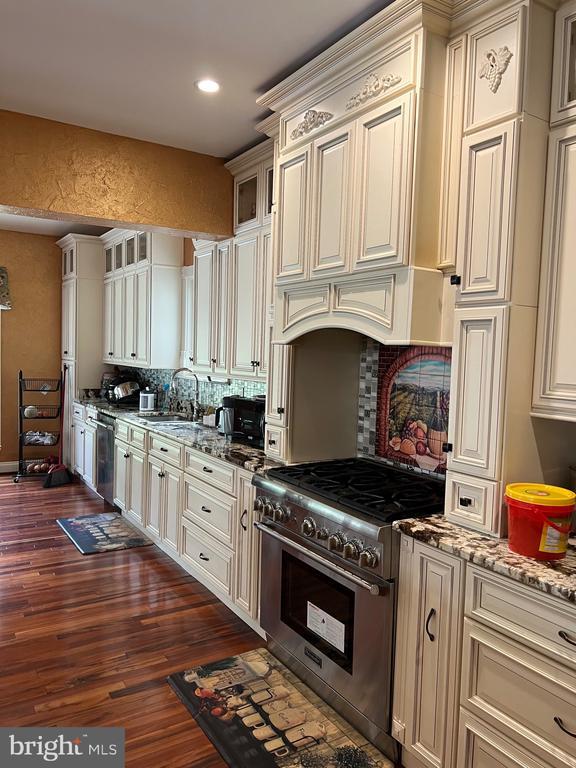 Building Photo - 3911 Arbor Crest Way