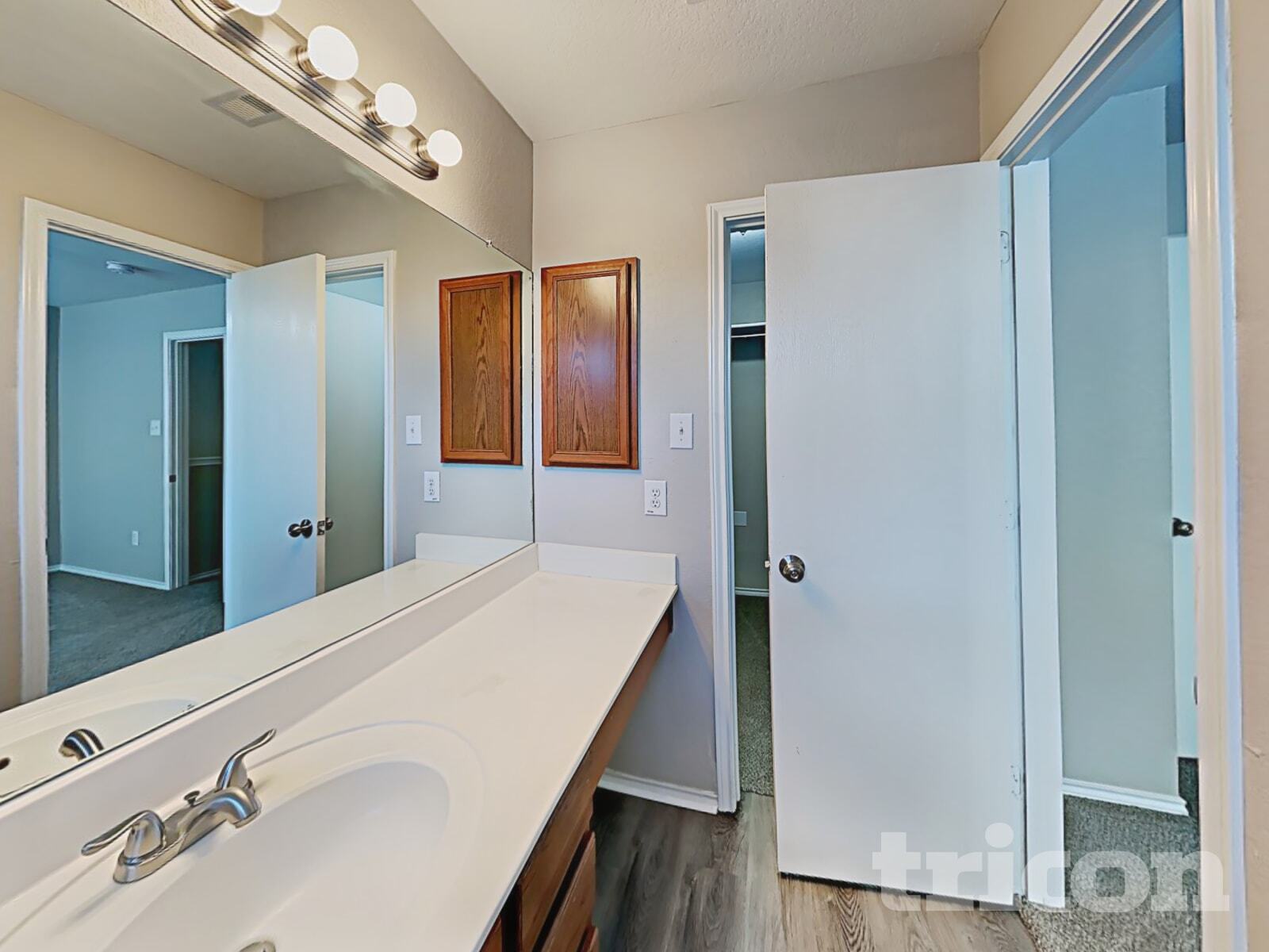 Building Photo - 6546 Benwood Crest