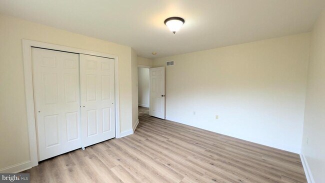 Building Photo - 218 Truman Way