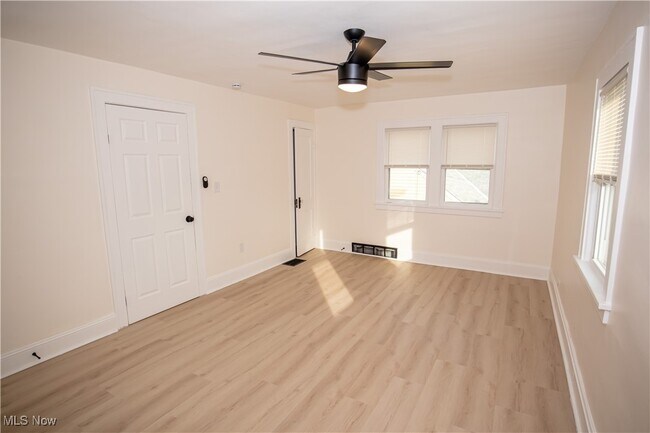 Building Photo - 12412 Sprecher Ave