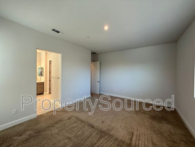 Building Photo - 614 Madrone St