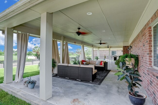 Building Photo - 307 Twin Timbers Ln