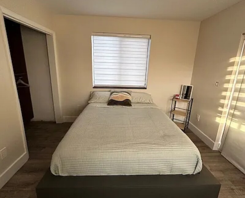 Building Photo - 394 Tamiami Canal Rd