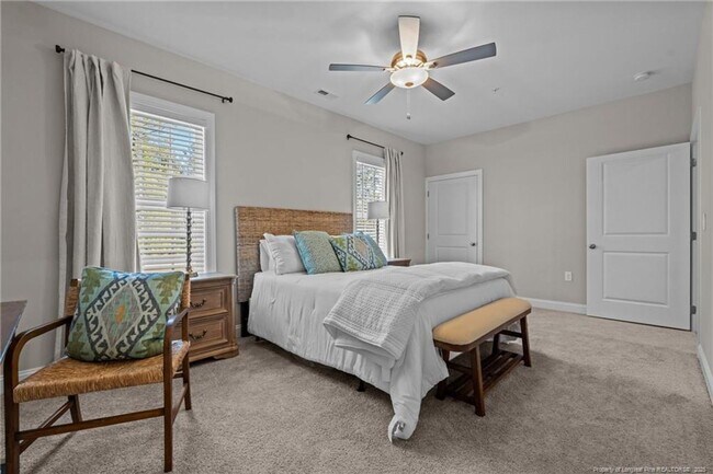 Building Photo - Anderson Creek Club  Golf Course View - Co...