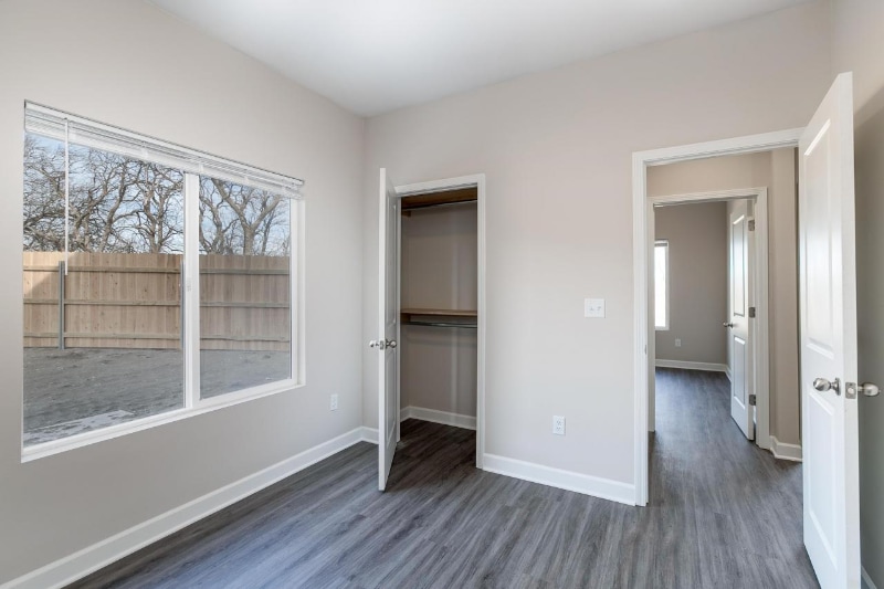 Building Photo - 12031 W Shadow Lakes St