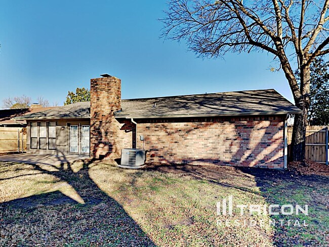 Building Photo - 2813 Whitehurst Dr