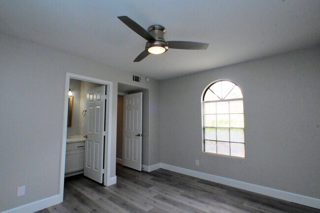 Building Photo - 2968 Juniper Hills Blvd