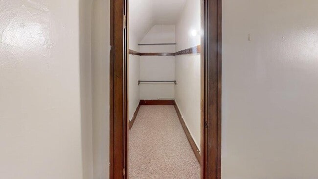 Building Photo - 930 Dewey-930DEW